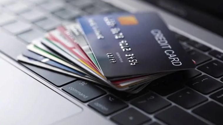 Tarjetas de credito dinero en orden abril 22 (13)